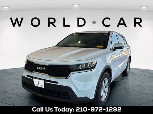 Used 2022 Kia Sorento LX AWD/4WD image 12