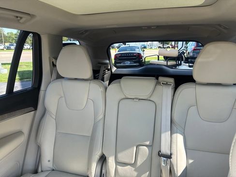 Used 2023 Volvo XC90 B6 Ultimate AWD/4WD image 12