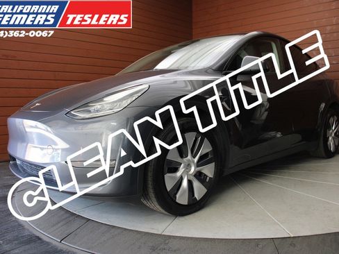 Used 2023 Tesla Model Y Long Range image 1