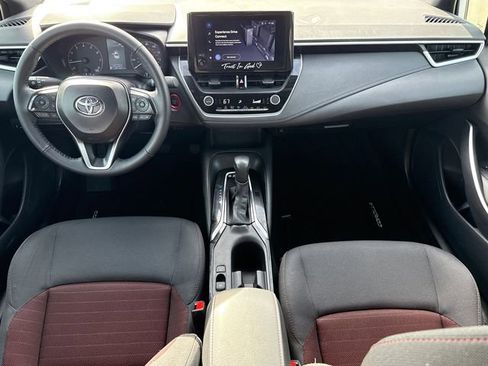 Used 2025 Toyota Corolla SE image 11