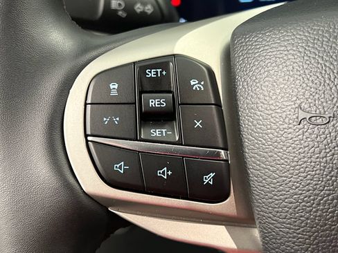 Used 2025 Ford Explorer Active AWD/4WD image 56