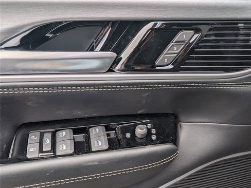 New 2026 Jeep Grand Wagoneer Limited image 17