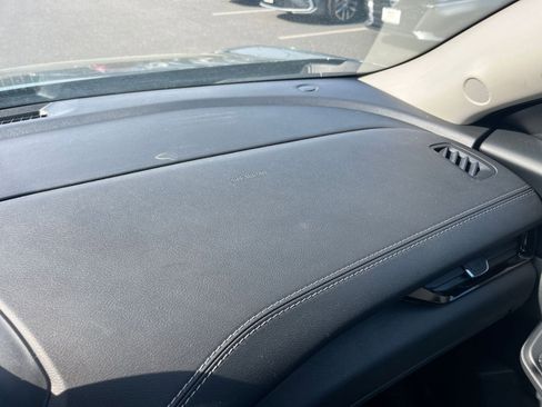 Used 2025 Nissan Sentra SV FWD image 34