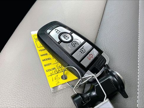 Certified 2022 Ford Edge SEL w/ Sport Appearance Package AWD/4WD image 11
