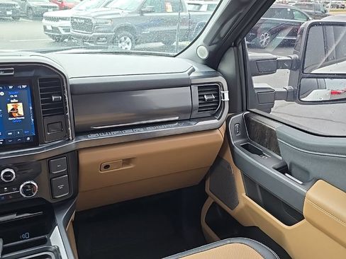Used 2024 Ford F350 Lariat w/ Lariat Ultimate Package AWD/4WD image 16