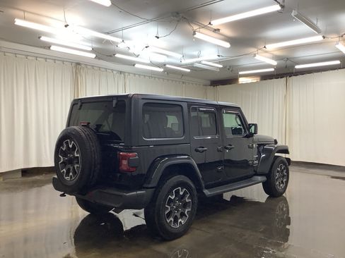 Used 2024 Jeep Wrangler Unlimited Sahara w/ Technology Group AWD/4WD image 5