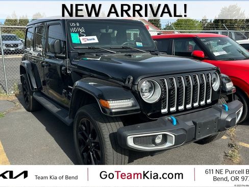 Used 2023 Jeep Wrangler Unlimited Sahara w/ Cold Weather Group AWD/4WD image 1