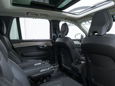 New 2026 Volvo XC90 B5 Ultra w/ Protection Package AWD/4WD image 23