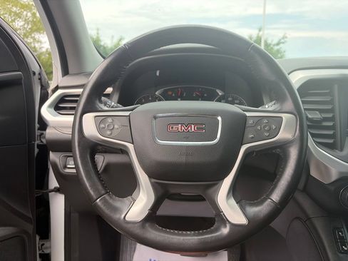 Used 2017 GMC Acadia SLT FWD image 8