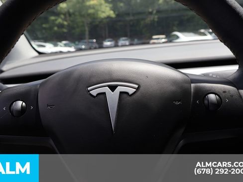 Used 2023 Tesla Model Y AWD image 31
