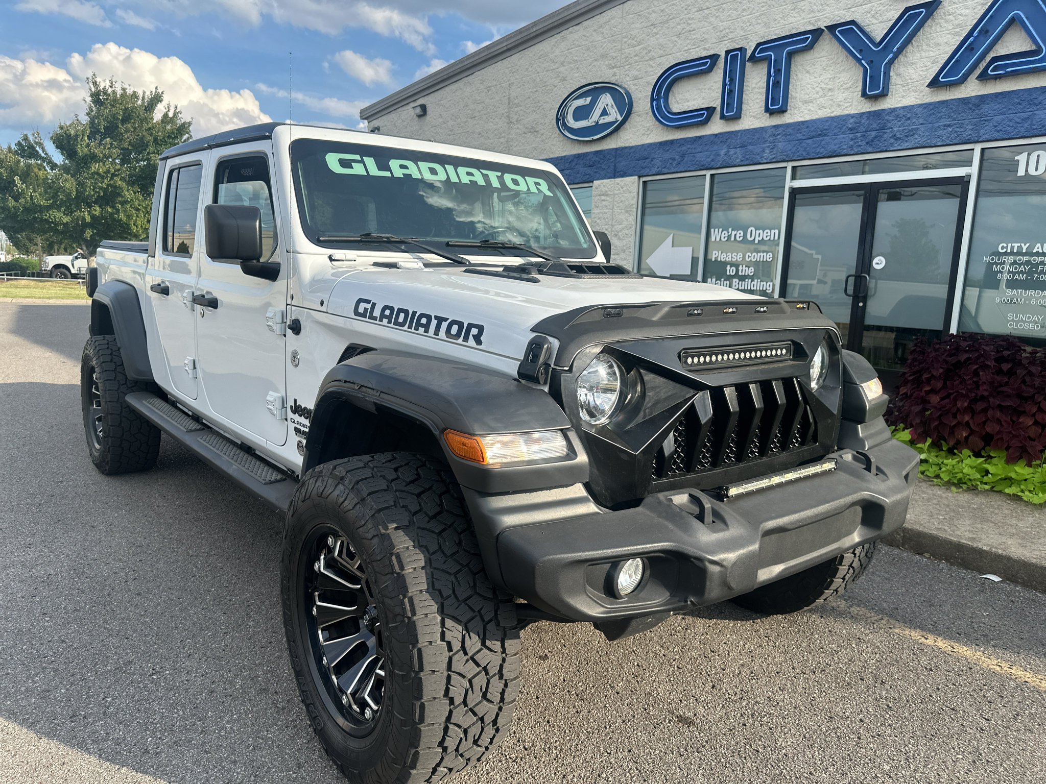 Used 2020 Jeep Gladiator Sport w/ Quick Order Package 24S AWD/4WD image 2