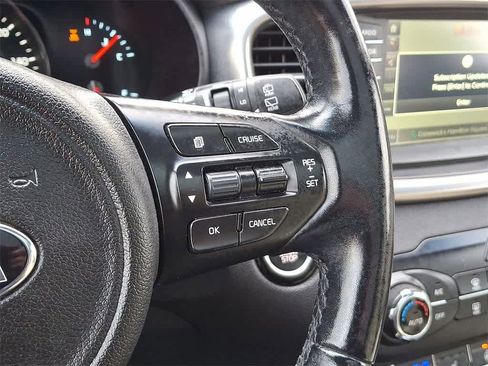 Used 2016 Kia Sorento SX image 18