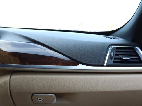 Used 2017 BMW 330i Gran Turismo xDrive image 25