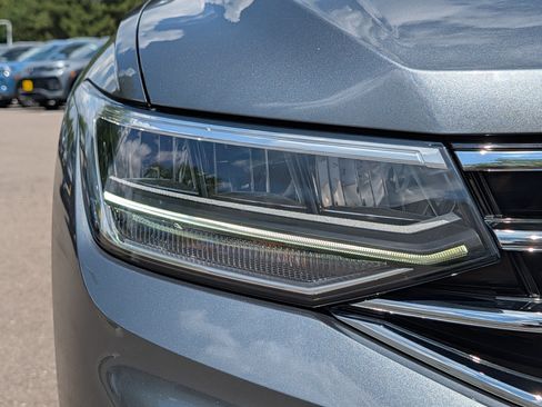Certified 2024 Volkswagen Tiguan SE w/ MDO Package, Two-Row AWD/4WD image 16