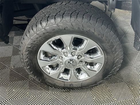 Used 2022 RAM 2500 Limited image 32