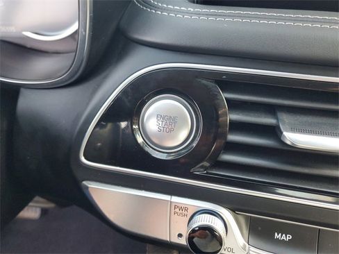 Used 2022 Genesis G70 2.0T image 25
