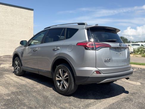 Used 2018 Toyota RAV4 XLE w/ Plus Extra Value Package AWD/4WD image 5