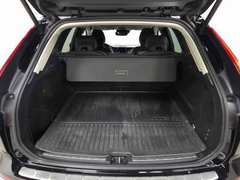 Used 2019 Volvo XC60 T8 Inscription image 8