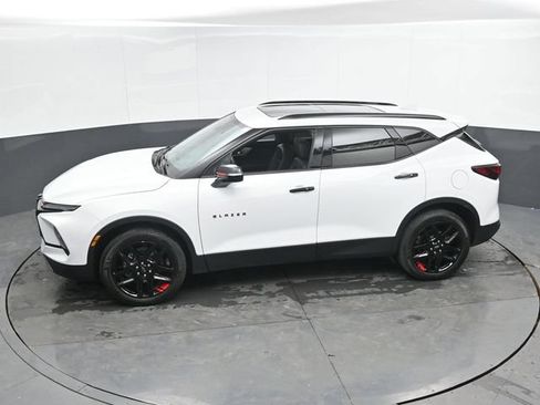 Used 2023 Chevrolet Blazer LT AWD/4WD image 44