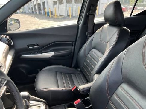 Used 2020 Nissan Kicks SR w/ SR Premium Package FWD image 9