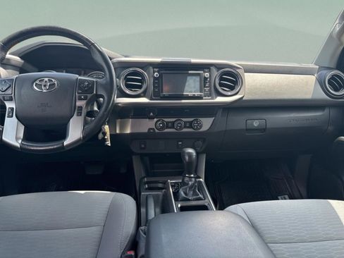 Used 2019 Toyota Tacoma SR5 RWD image 11