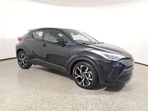 Used 2021 Toyota C-HR LE image 4