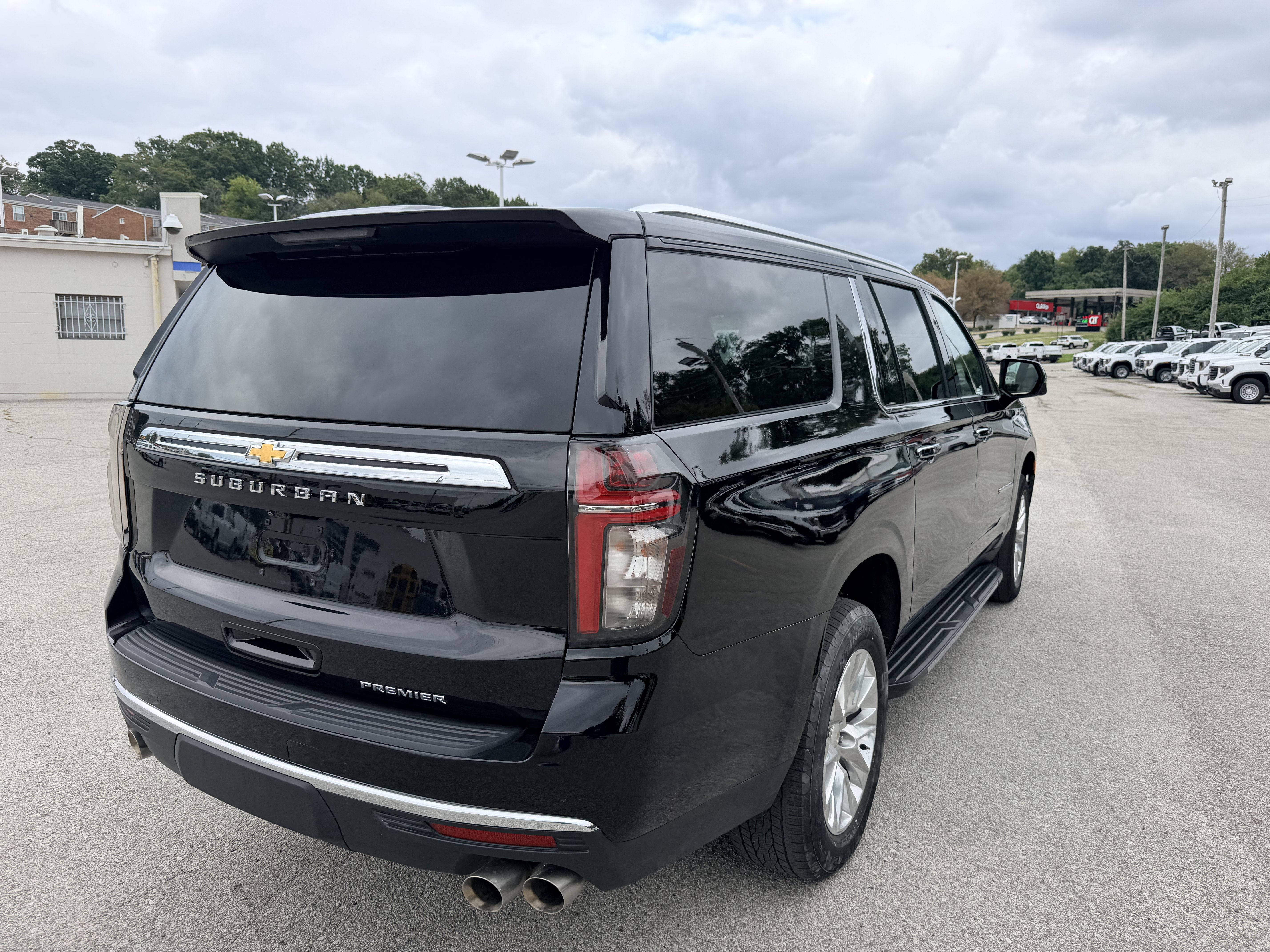 Used 2024 Chevrolet Suburban Premier AWD/4WD image 6