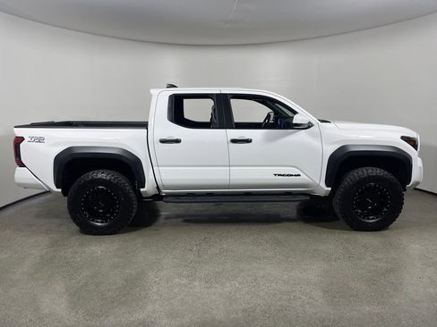 New 2025 Toyota Tacoma TRD Off-Road image 2