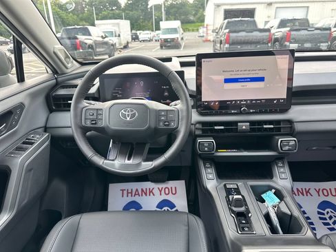 Used 2026 Toyota RAV4 Limited AWD/4WD image 18