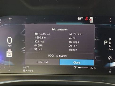 Used 2025 Volvo XC40 B5 Core image 31