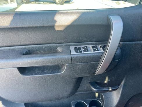 Used 2010 Chevrolet Silverado 1500 LT image 18