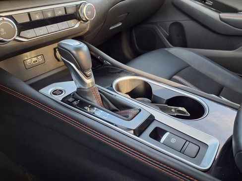 Used 2025 Nissan Altima 2.5 SR image 10