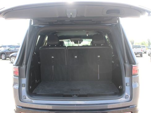 Used 2024 Jeep Wagoneer Series II AWD/4WD image 18