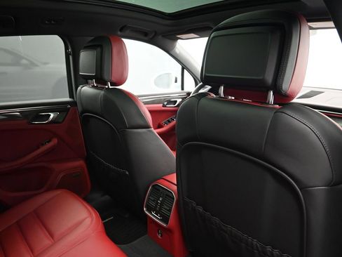 Used 2026 Porsche Macan GTS image 7