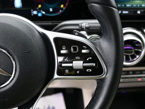 Used 2022 Mercedes-Benz GLA 250 w/ Premium Package Lite image 20