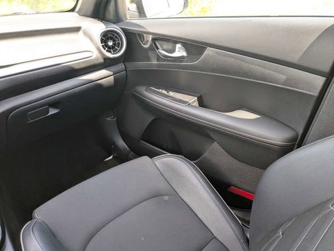 Used 2024 Kia Forte GT-Line w/ GT-Line Premium Package FWD image 17