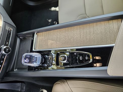 New 2026 Volvo XC60 B5 Core w/ Protection Package image 29