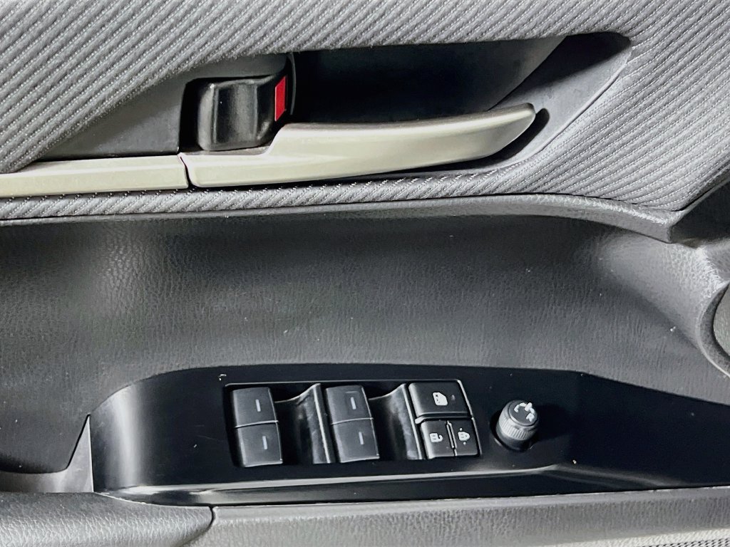 Used 2025 Toyota Camry SE FWD image 14