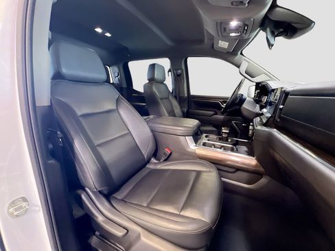 Used 2024 Chevrolet Silverado 1500 LT Trail Boss w/ Convenience Package II image 27