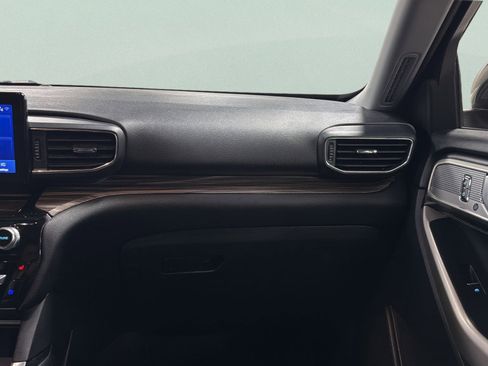 Used 2021 Ford Explorer Limited w/ Equipment Group 301A image 16