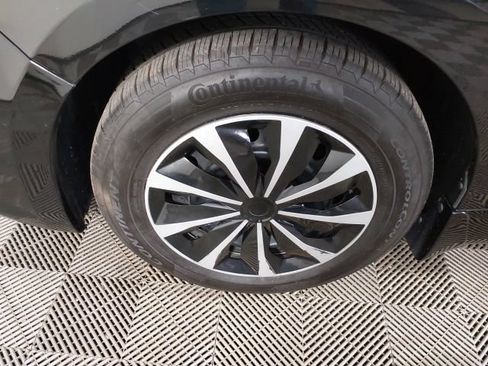 Used 2017 Nissan Altima 2.5 SR w/ Midnight Edition Package FWD image 9