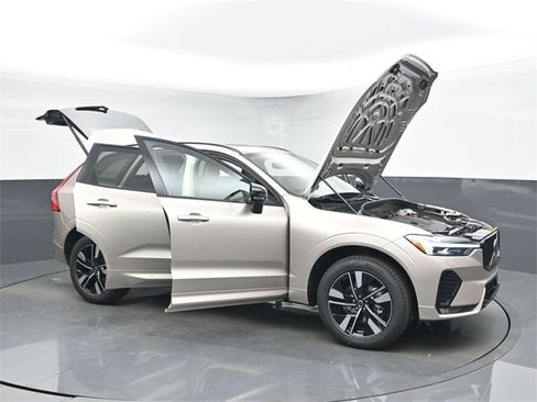 New 2026 Volvo XC60 B5 Core w/ Climate Package image 51