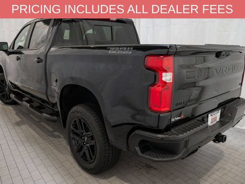 Used 2025 Chevrolet Silverado 1500 LT Trail Boss w/ Convenience Package II AWD/4WD image 3