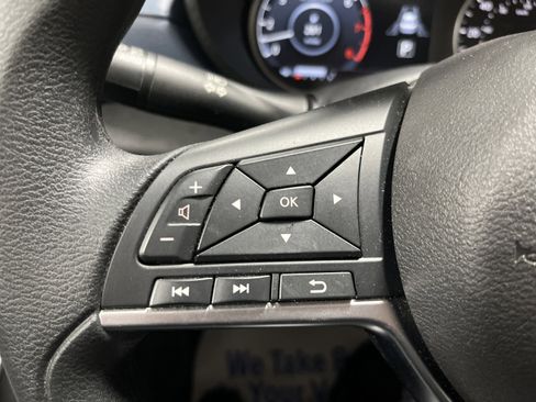 Used 2025 Nissan Versa SV image 19