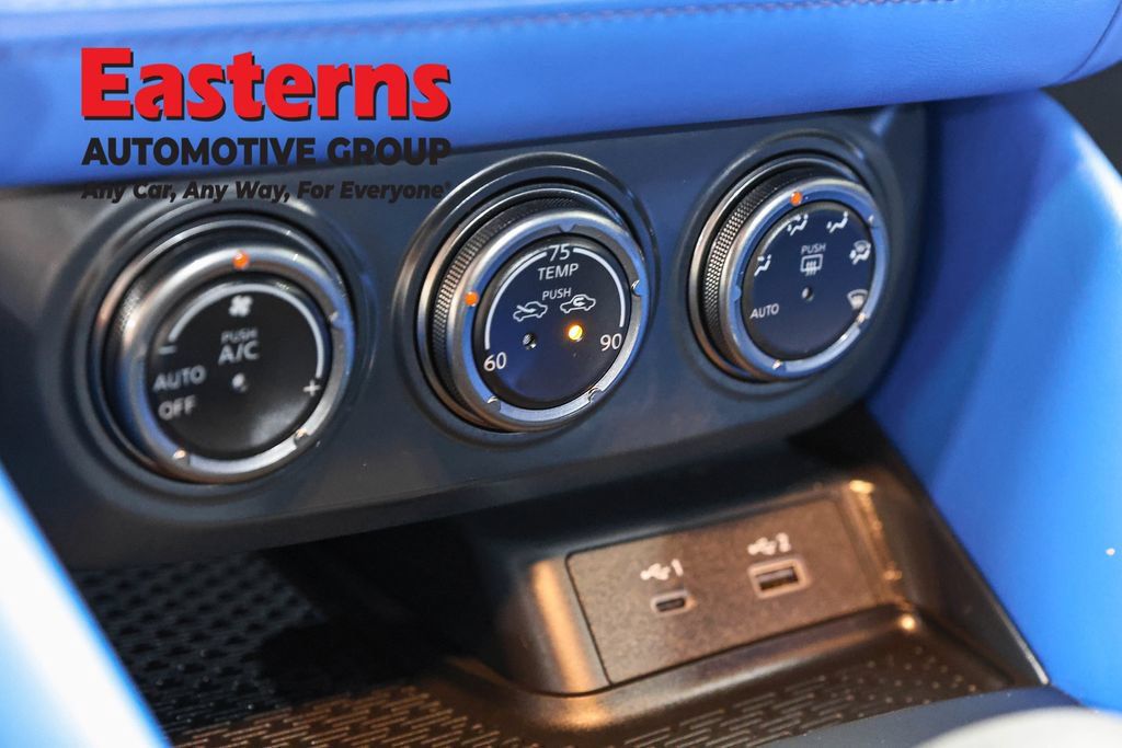 Used 2025 Nissan Z Performance w/ Floor Mat Package RWD image 23