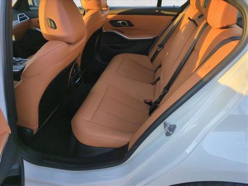 Certified 2025 BMW 330i Sedan w/ Premium Package image 17