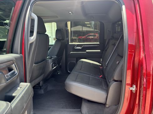 Used 2024 GMC Sierra 2500 SLT w/ SLT Premium Package AWD/4WD image 13