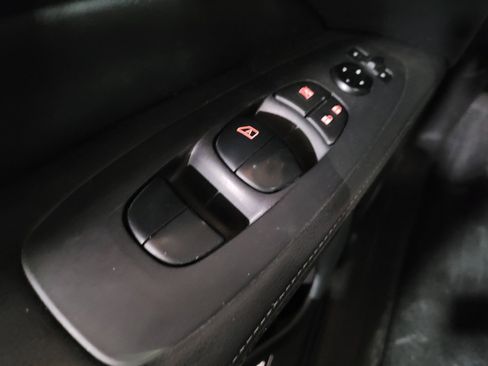 Used 2020 Nissan Pathfinder S FWD image 27