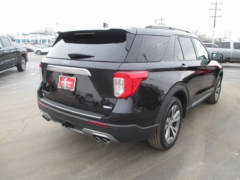 Used 2020 Ford Explorer Platinum w/ Premium Technology Package image 5