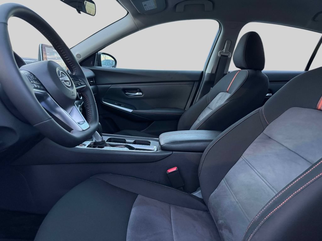 Used 2025 Nissan Sentra SR FWD image 15